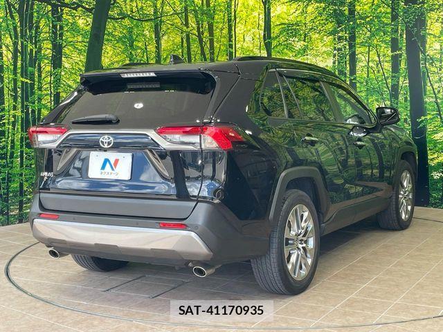 Toyota RAV4 2021-07 8337609-17