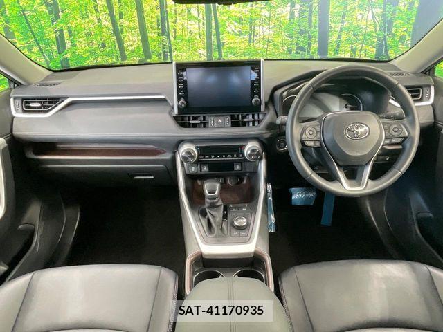 Toyota RAV4 2021-07 8337609-1