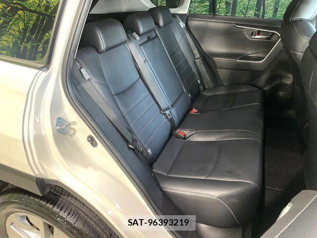 Toyota RAV4 2020-08 8337615-8