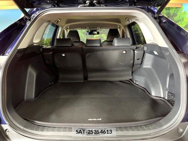 Toyota RAV4 2021-08 8334470-9