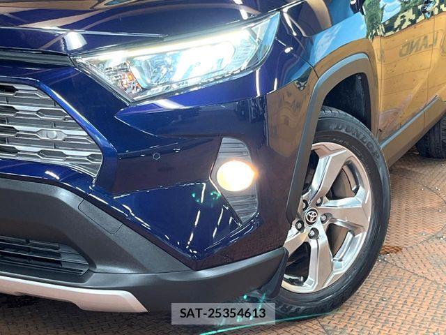 Toyota RAV4 2021-08 8334470-11