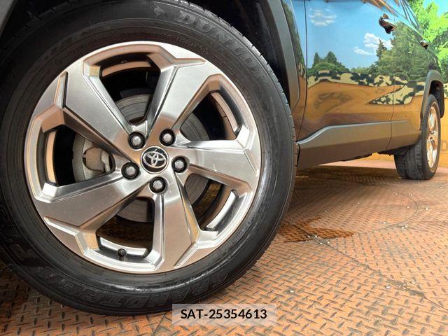 Toyota RAV4 2021-08 8334470-12