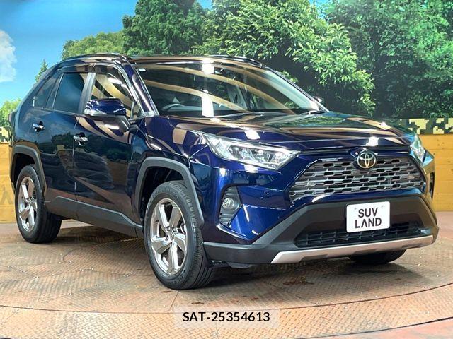 Toyota RAV4 2021-08 8334470-15