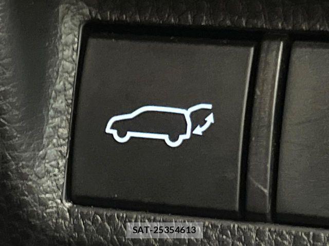 Toyota RAV4 2021-08 8334470-5