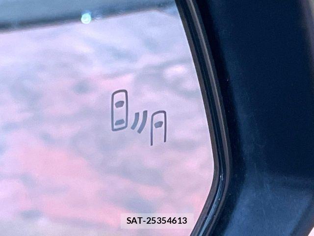 Toyota RAV4 2021-08 8334470-6
