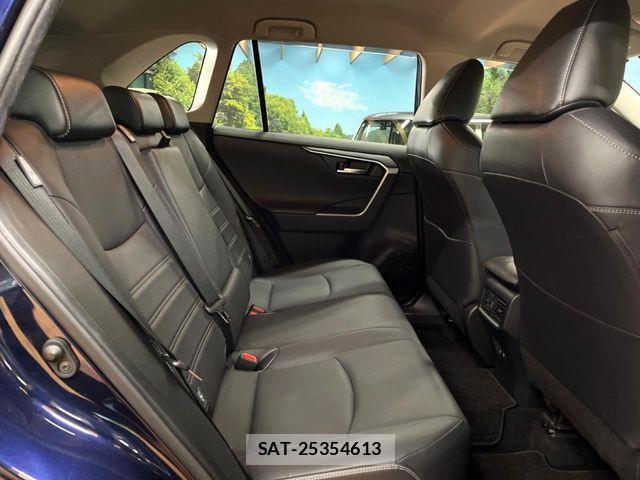 Toyota RAV4 2021-08 8334470-8