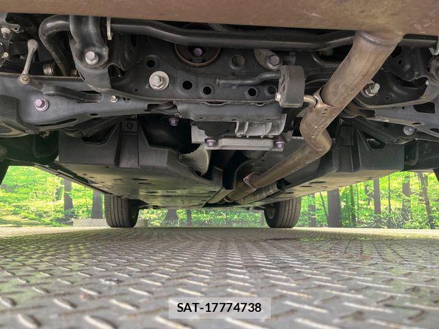 Toyota RAV4 2019-09 8334469-19