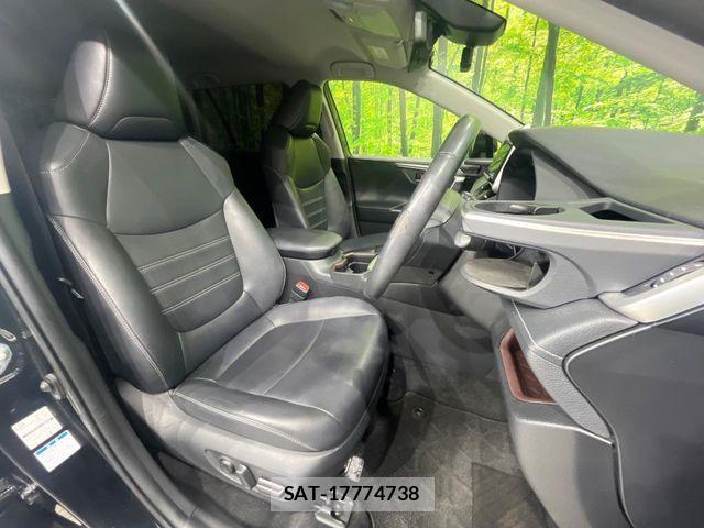 Toyota RAV4 2019-09 8334469-8