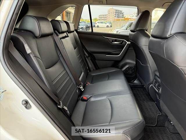 Toyota RAV4 2020-07 8337606-17