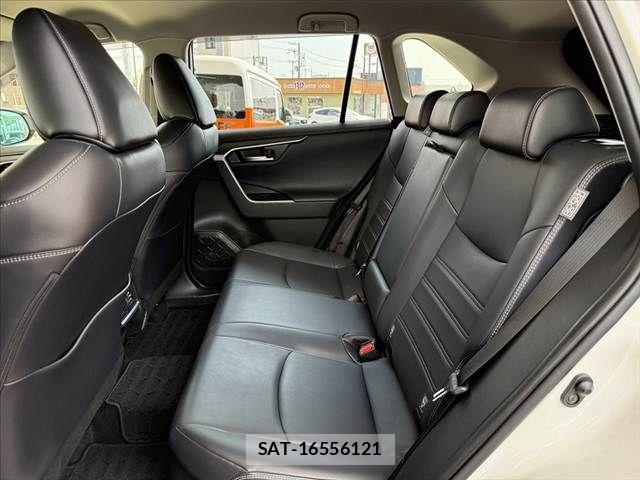 Toyota RAV4 2020-07 8337606-18