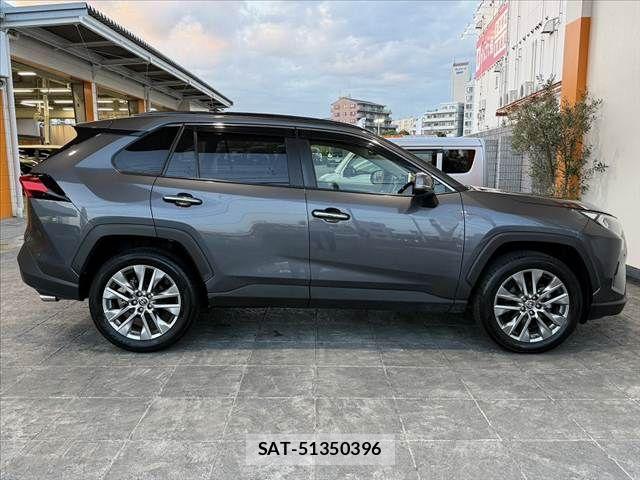 Toyota RAV4 2023-01 8355472-11