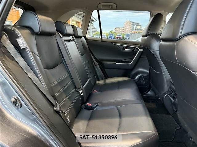 Toyota RAV4 2023-01 8355472-17