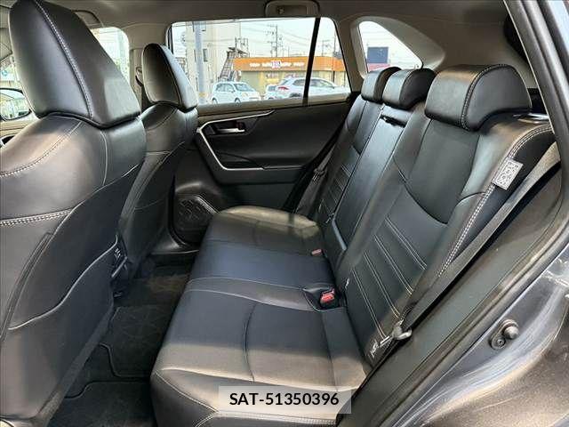 Toyota RAV4 2023-01 8355472-18
