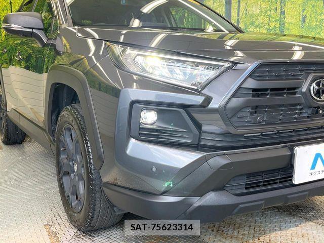 Toyota RAV4 2022-12 8355467-11