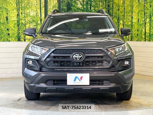 Toyota RAV4 2022-12 8355467-13