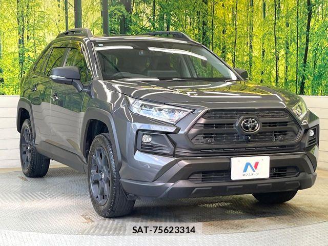 Toyota RAV4 2022-12 8355467-15