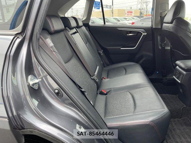 Toyota RAV4 2023-04 8355465-8