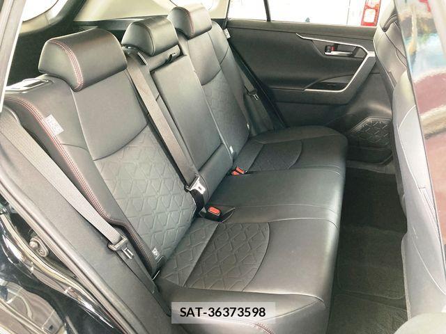Toyota RAV4 2021-07 8355473-26