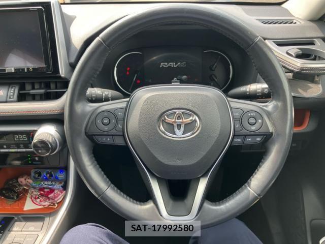 Toyota RAV4 2019-09 8355471-12