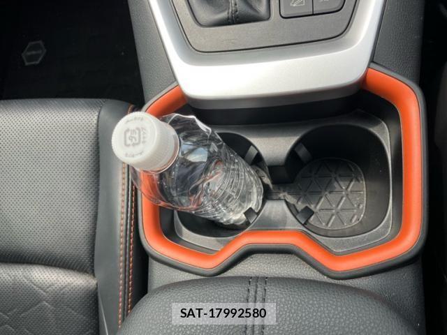 Toyota RAV4 2019-09 8355471-18