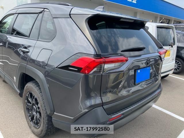 Toyota RAV4 2019-09 8355471-2