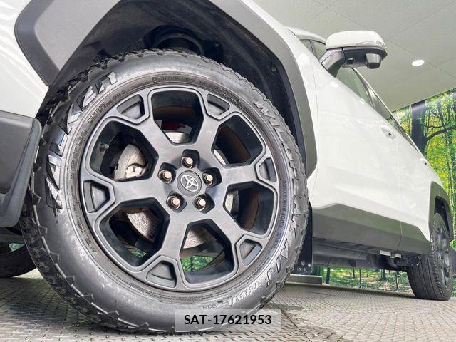 Toyota RAV4 2021-05 8355468-12
