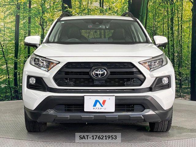 Toyota RAV4 2021-05 8355468-13