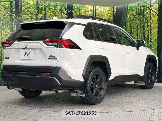 Toyota RAV4 2021-05 8355468-16