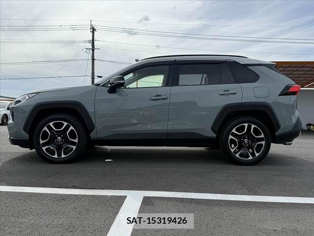 Toyota RAV4 2021-05 8368321-10