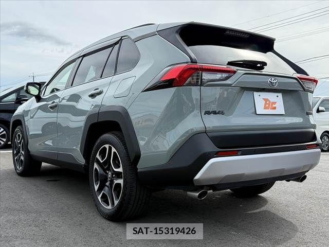 Toyota RAV4 2021-05 8368321-14