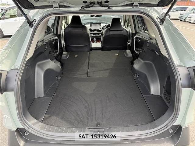 Toyota RAV4 2021-05 8368321-22