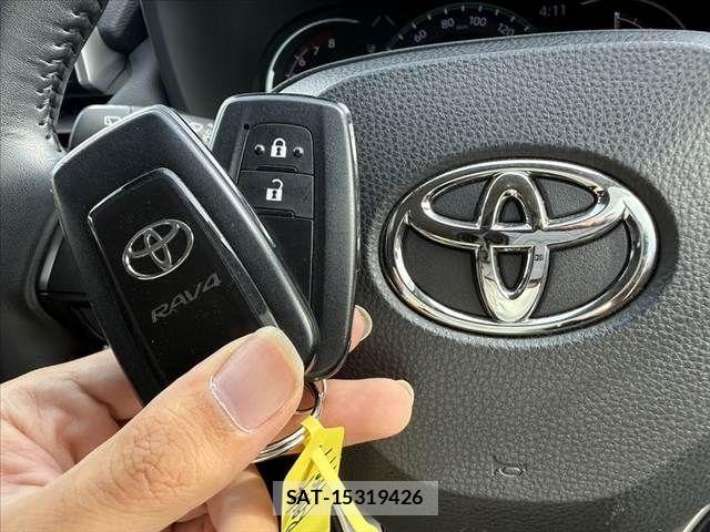 Toyota RAV4 2021-05 8368321-6