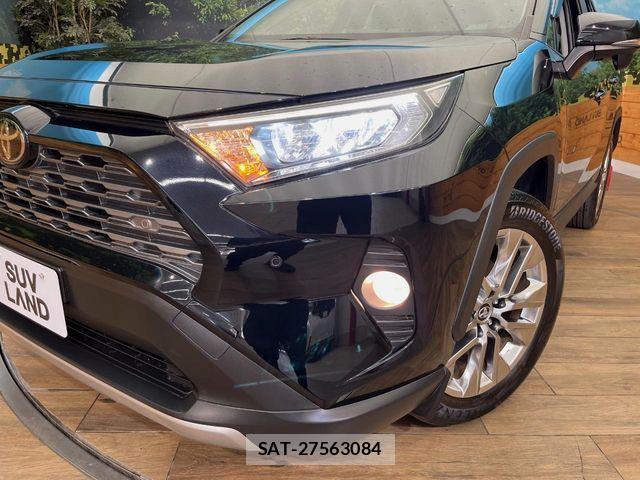 Toyota RAV4 2019-04 8368319-12