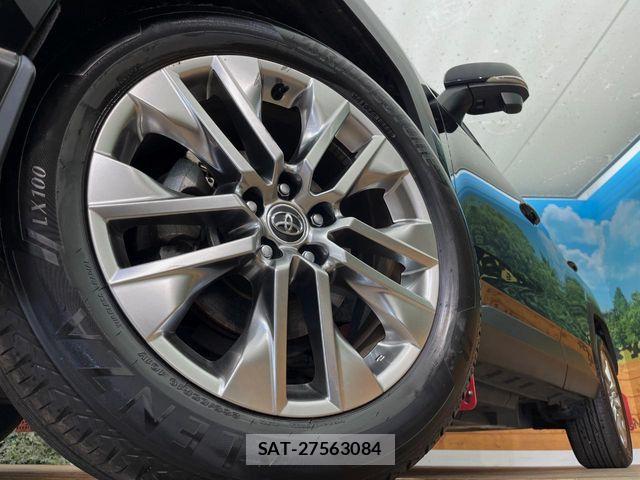 Toyota RAV4 2019-04 8368319-13