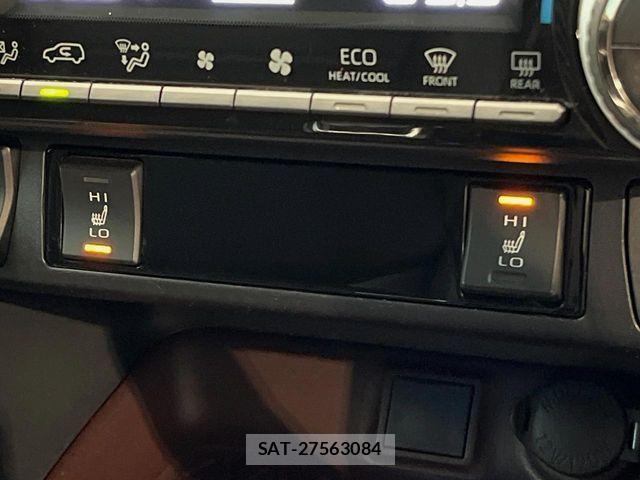 Toyota RAV4 2019-04 8368319-7