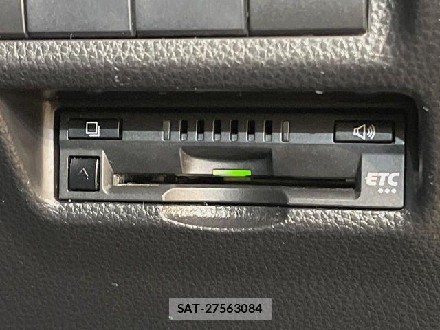 Toyota RAV4 2019-04 8368319-8
