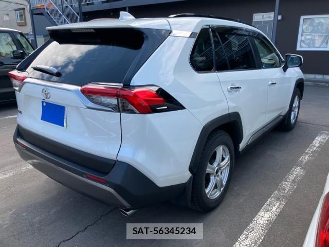 Toyota RAV4 2019-07 8368320-3
