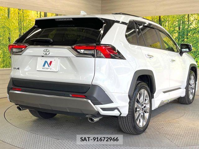 Toyota RAV4 2024-12 8368311-16