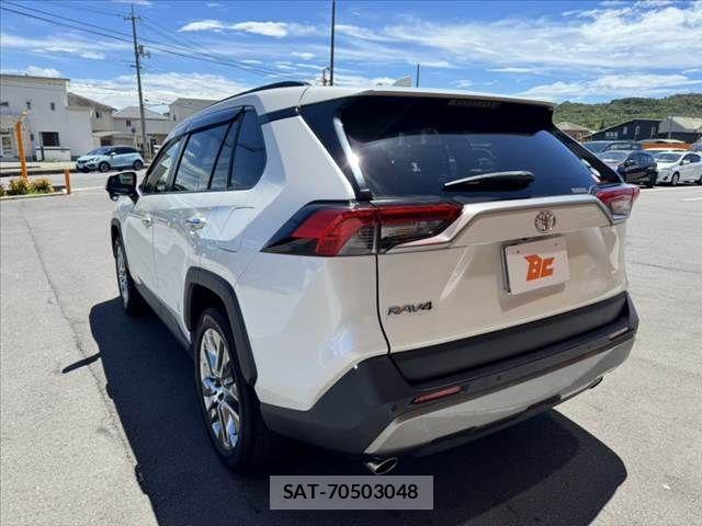 Toyota RAV4 2019-11 8368318-12