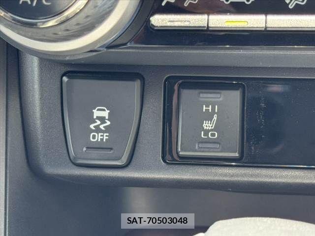 Toyota RAV4 2019-11 8368318-24