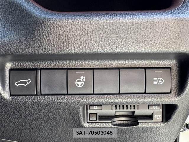 Toyota RAV4 2019-11 8368318-28