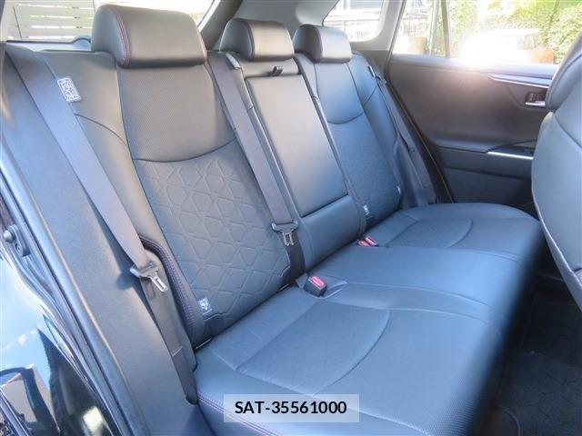 Toyota RAV4 2022-02 8368314-10