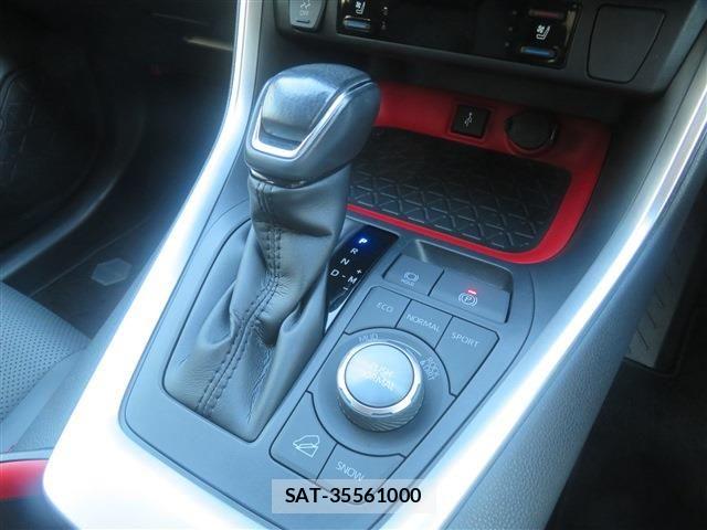 Toyota RAV4 2022-02 8368314-15