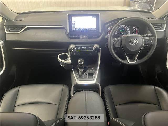 Toyota RAV4 2020-03 8368315-10