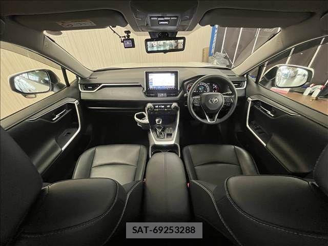Toyota RAV4 2020-03 8368315-11