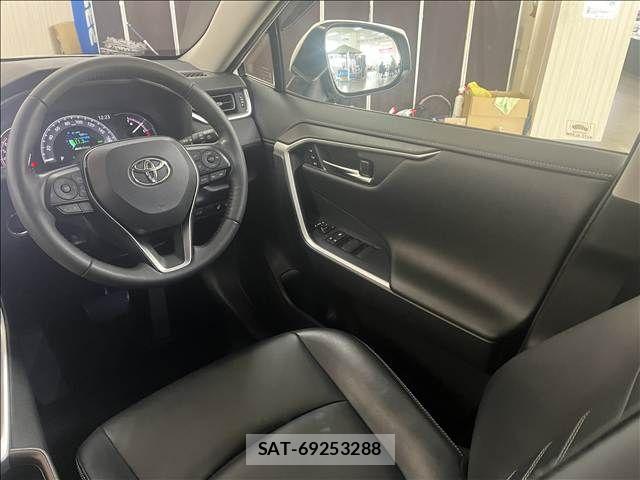 Toyota RAV4 2020-03 8368315-13