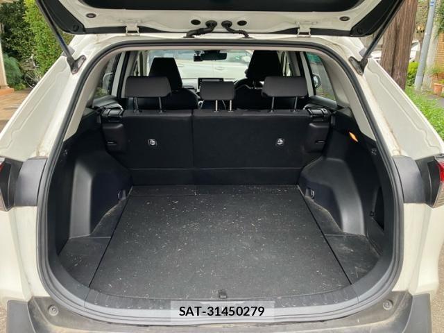 Toyota RAV4 2021-08 8372111-11