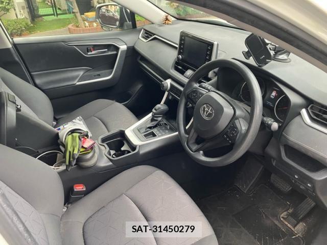 Toyota RAV4 2021-08 8372111-15