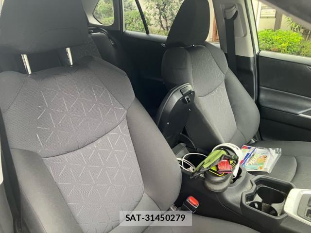 Toyota RAV4 2021-08 8372111-16