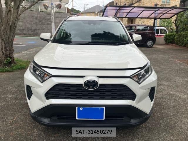 Toyota RAV4 2021-08 8372111-1
